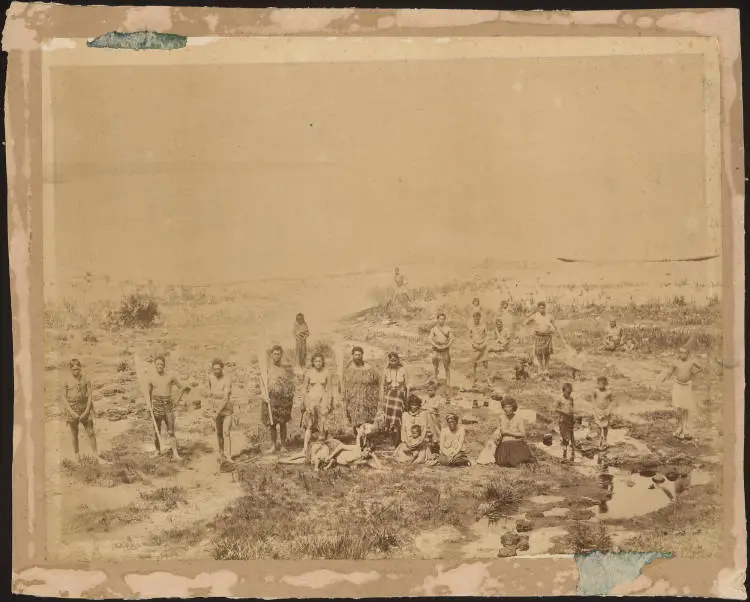 Ngāti Tuwharetoa at Waipahīhī, Lake Taupo