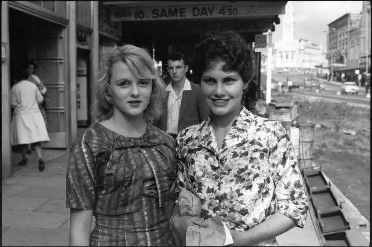 Street photo, Queen Street, Auckland, 1960