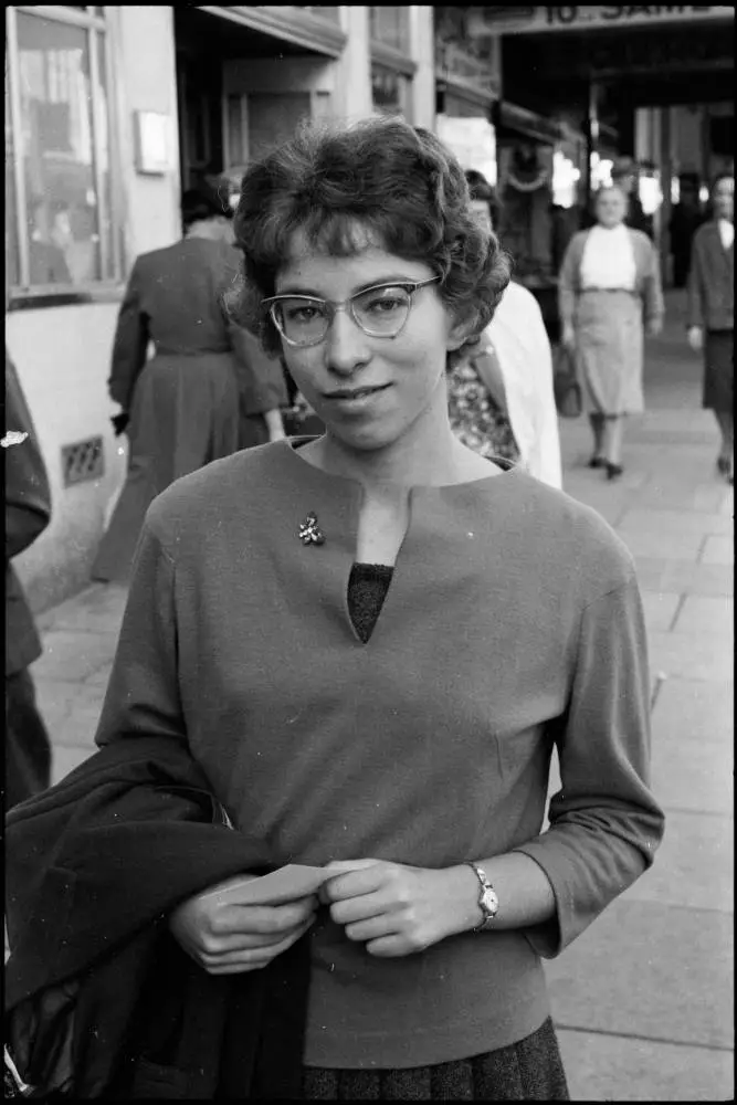 Street photo, Queen Street, Auckland, 1960