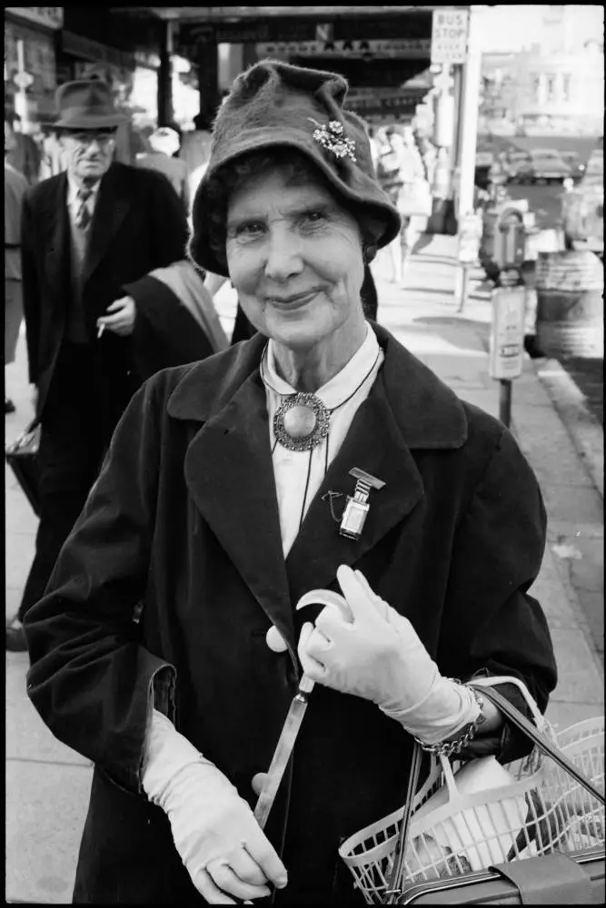 Street photo, Queen Street, Auckland, 1960