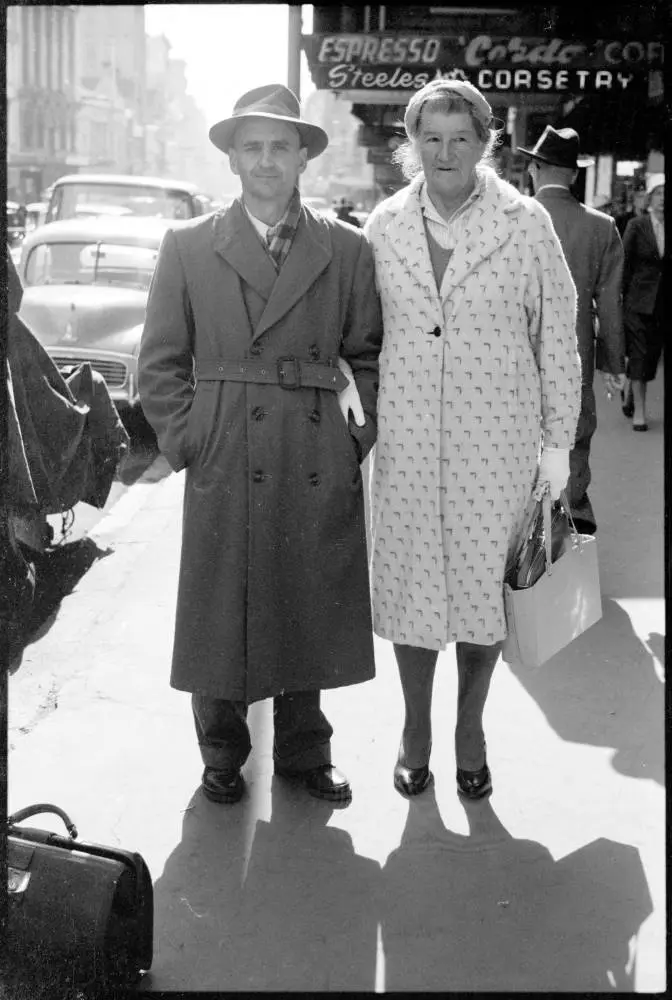 Street photo, Queen Street, Auckland, 1960