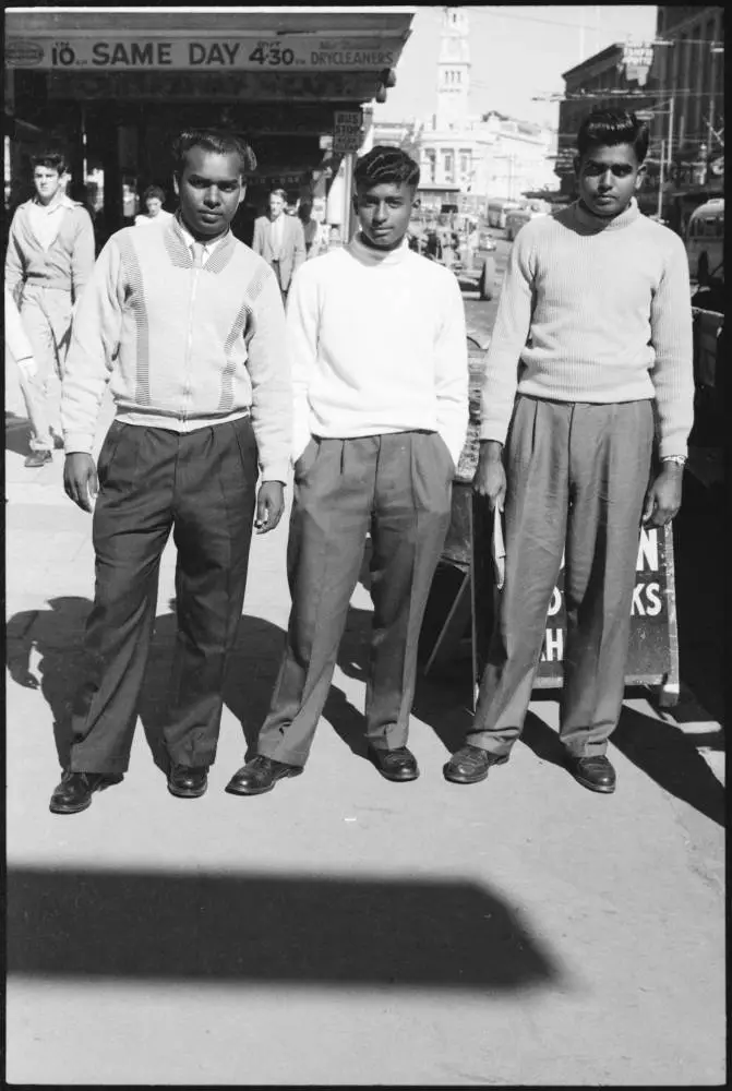 Street photo, Queen Street, Auckland, 1960