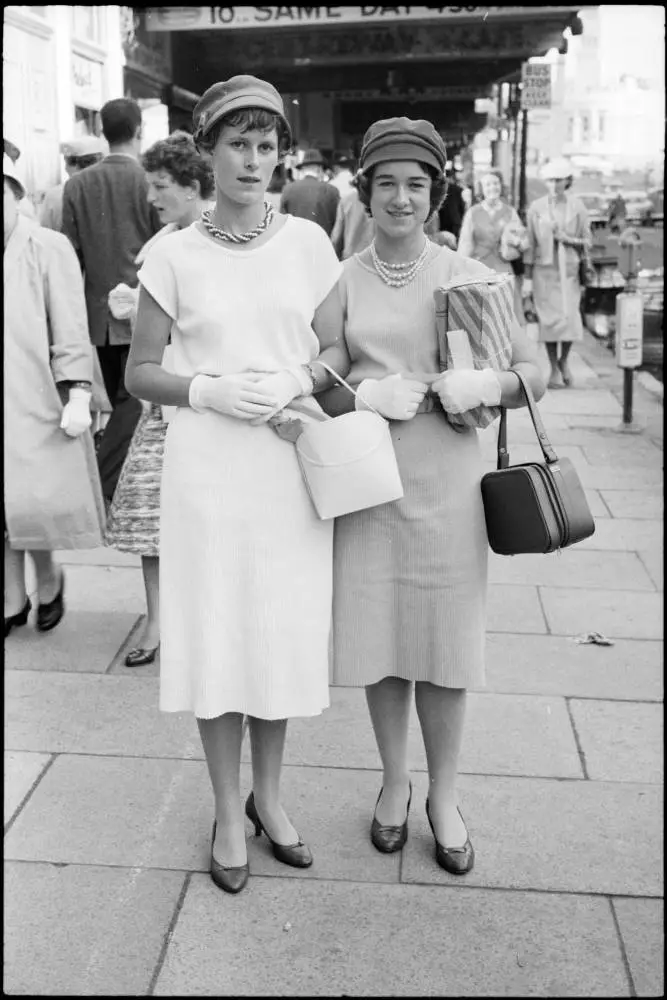 Street photo, Queen Street, Auckland, 1960