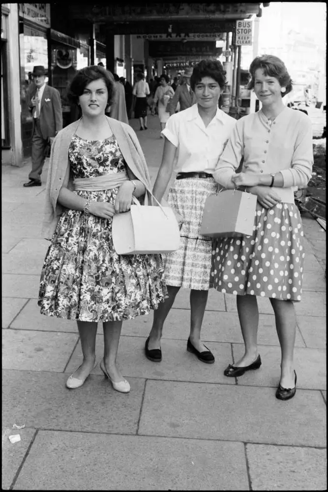 Street photo, Queen Street, Auckland, 1960