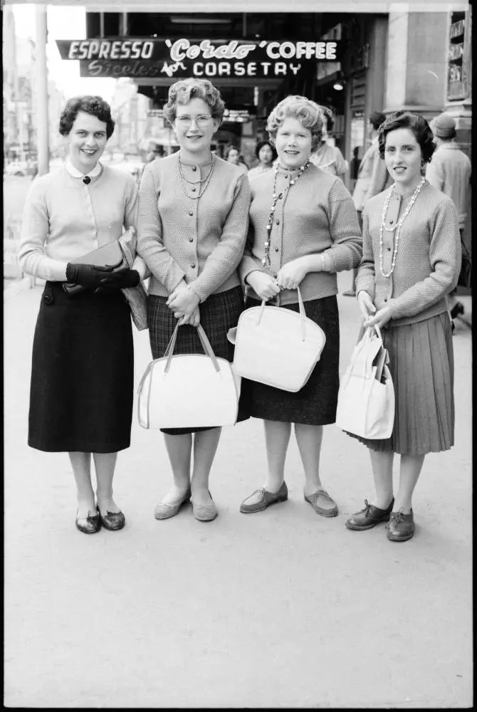 Street photo, Queen Street, Auckland, 1960