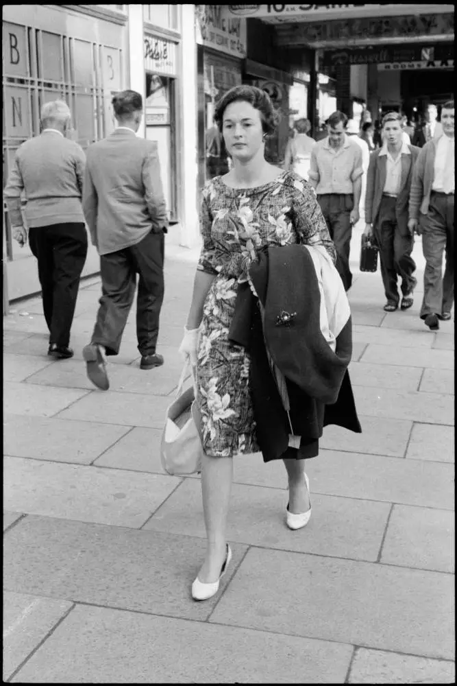 Street photo, Queen Street, Auckland, 1960