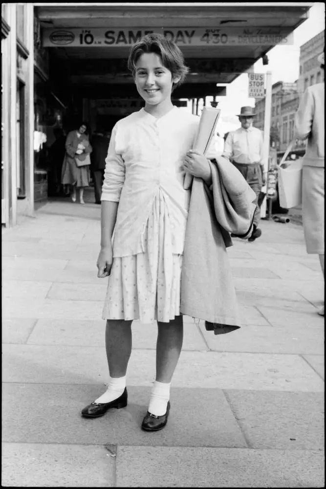 Street photo, Queen Street, Auckland, 1960