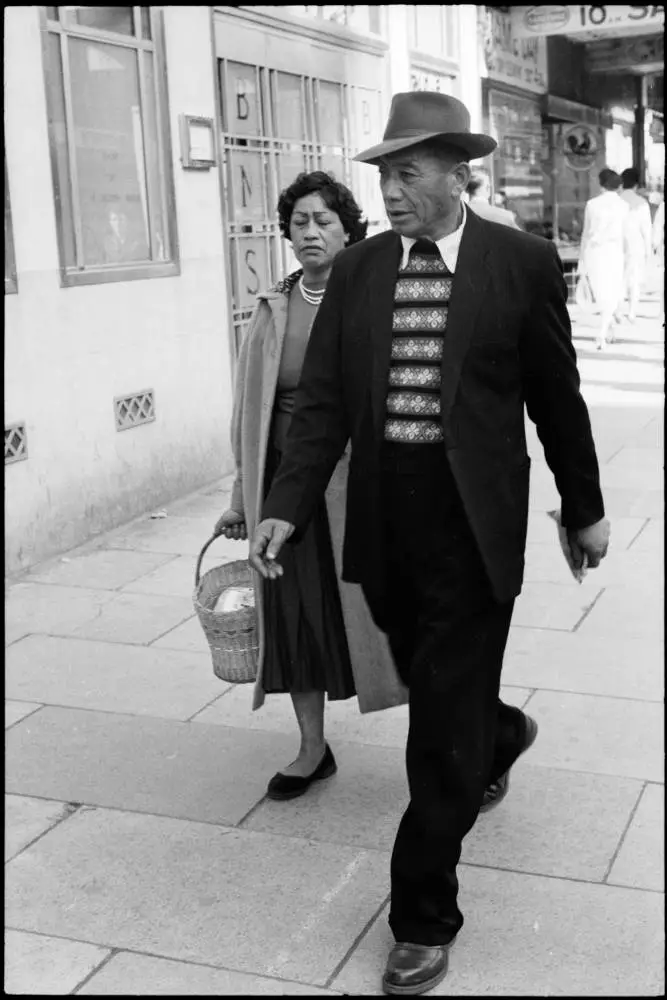 Street photo, Queen Street, Auckland, 1960