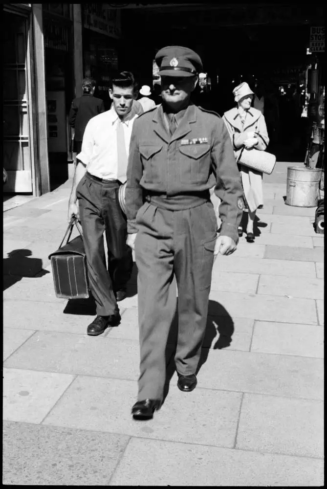 Street photo, Queen Street, Auckland, 1960