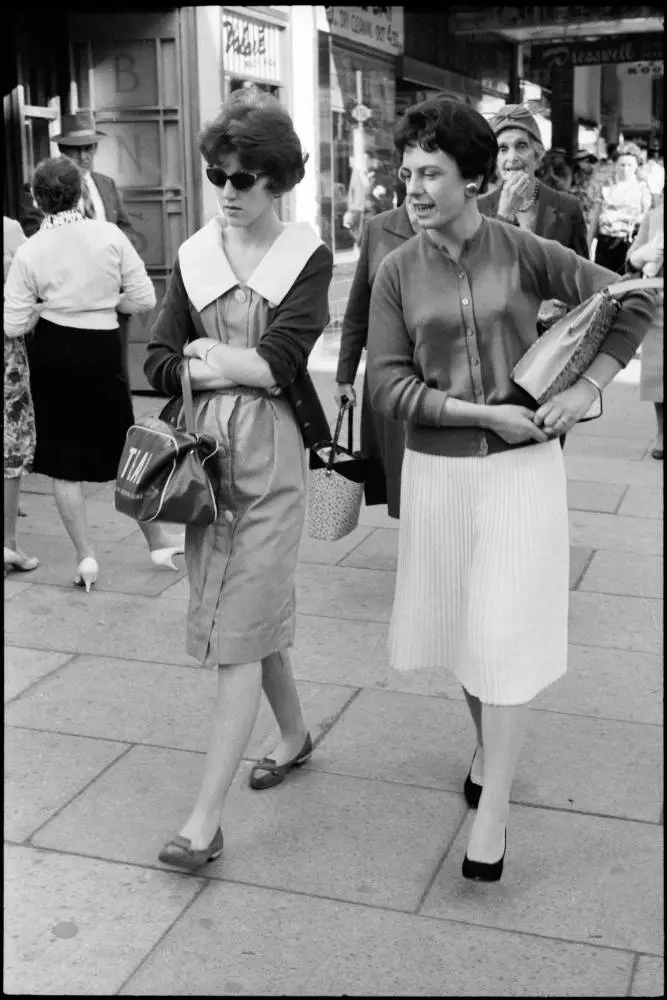 Street photo, Queen Street, Auckland, 1960