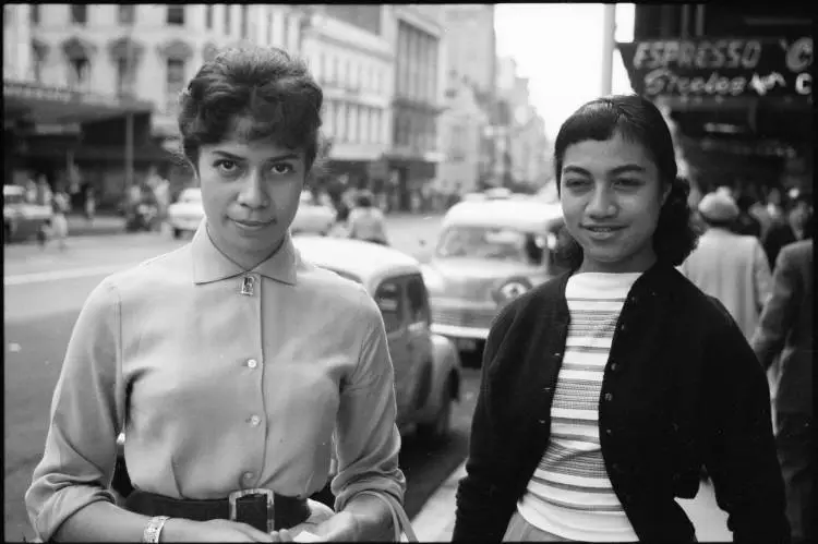 Street photo, Queen Street, Auckland, 1960