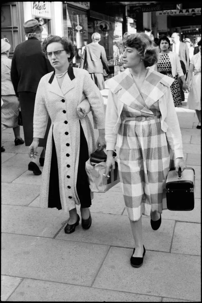 Street photo, Queen Street, Auckland, 1960