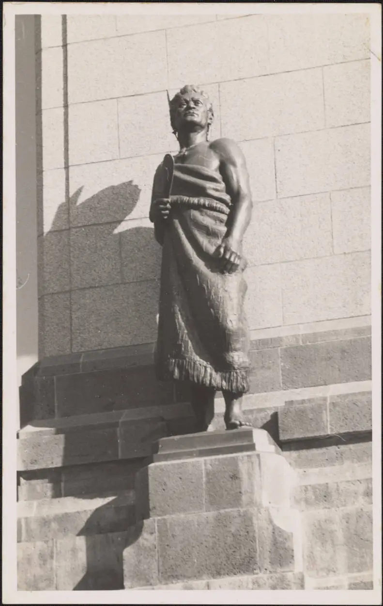 One Tree Hill obelisk, 1940
