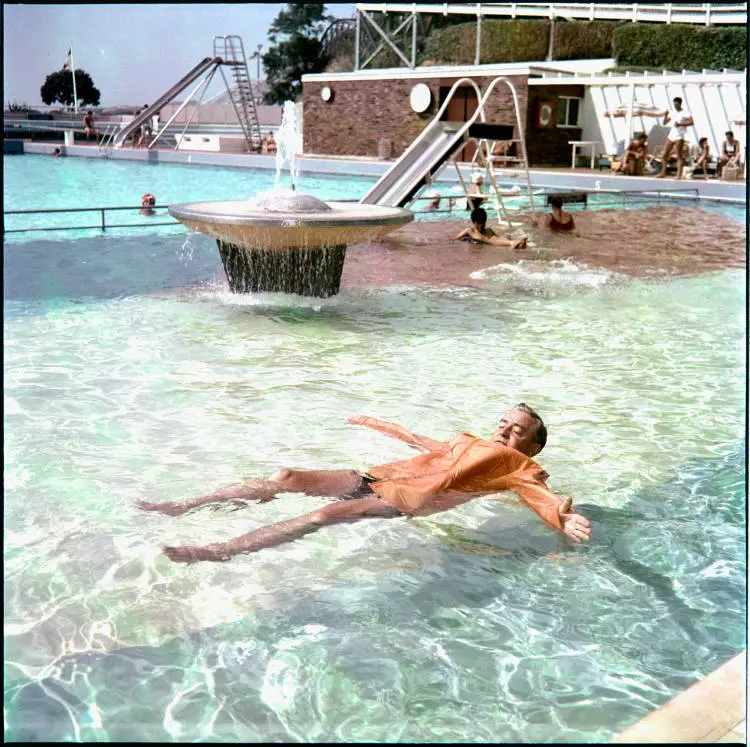 Life jacket demonstration, Parnell Baths, 1968