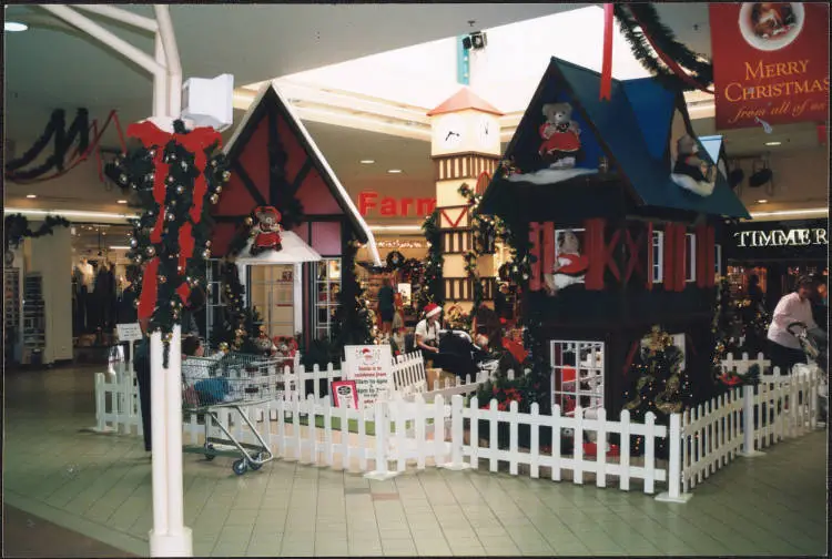 Glenfield Mall Christmas display, 2000