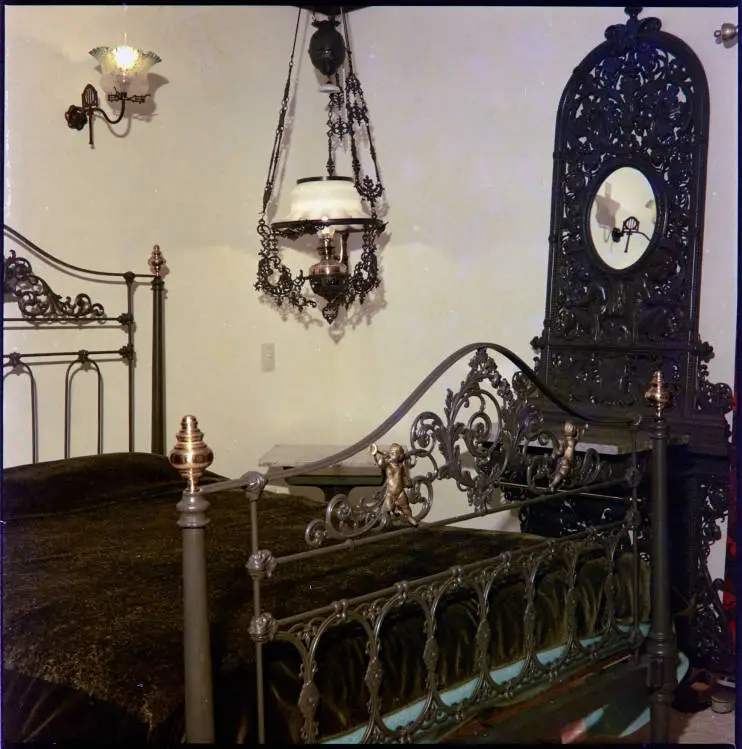 Tony's Restaurant, 1971