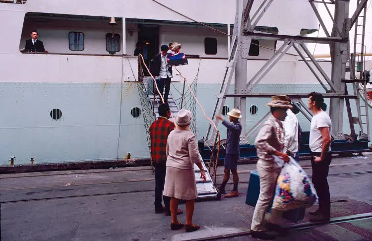 Pacific Islanders arriving in Auckland, 1970