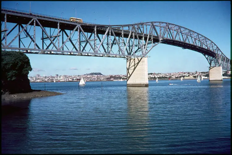Auckland Harbour Bridge, 1967