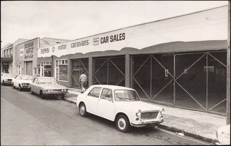 New bus terminal, Ōtāhuhu, 1980