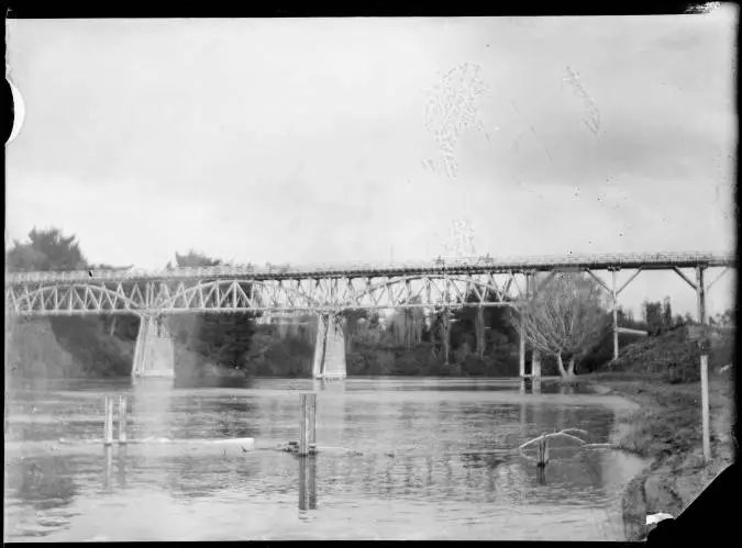 Hamilton road traffic bridge