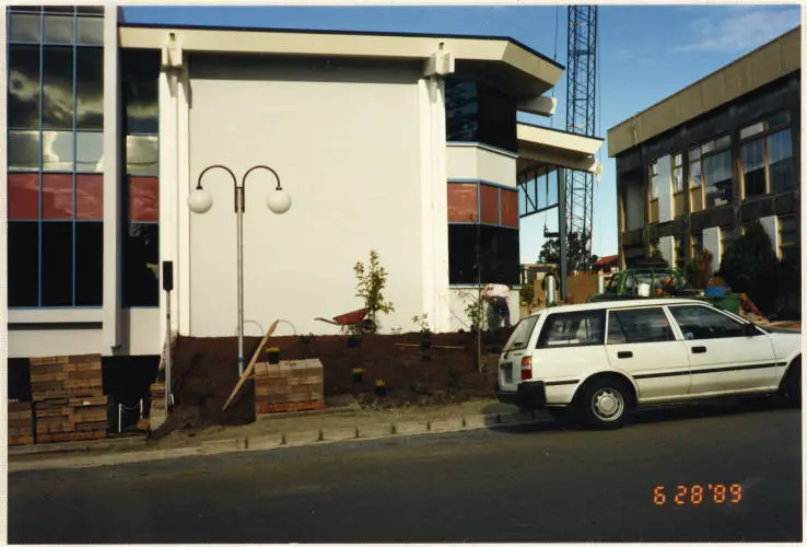 Takapuna Library landscaping, 1989