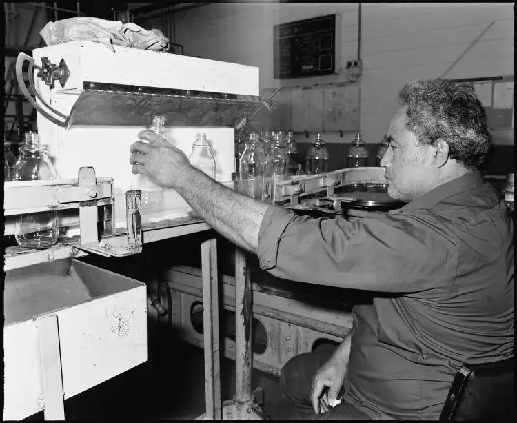 Quality Control, ACI Glass Factory, Penrose, 1989
