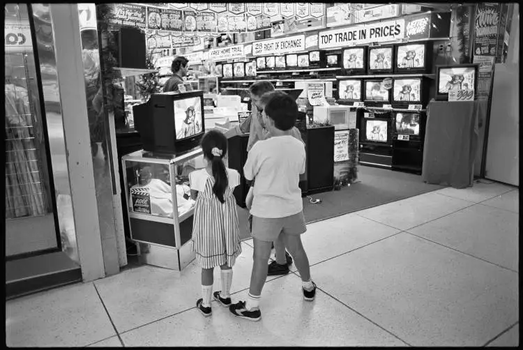 Noel Leeming, St Lukes Mall, 1989