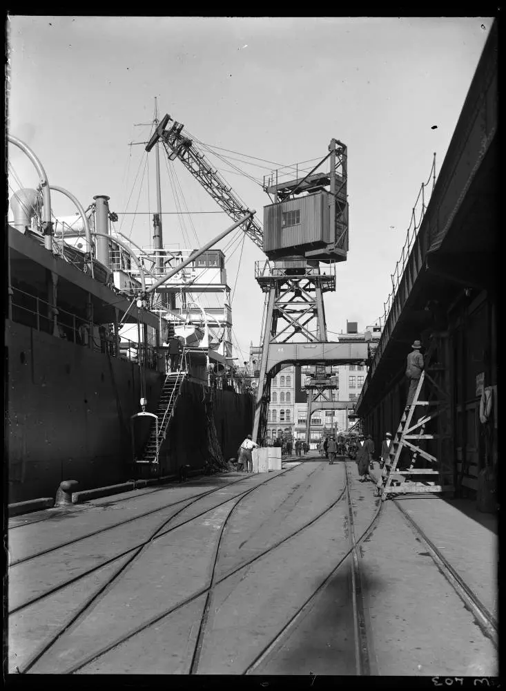 Loading cargo, Central Wharf, Auckland waterfront, 1923