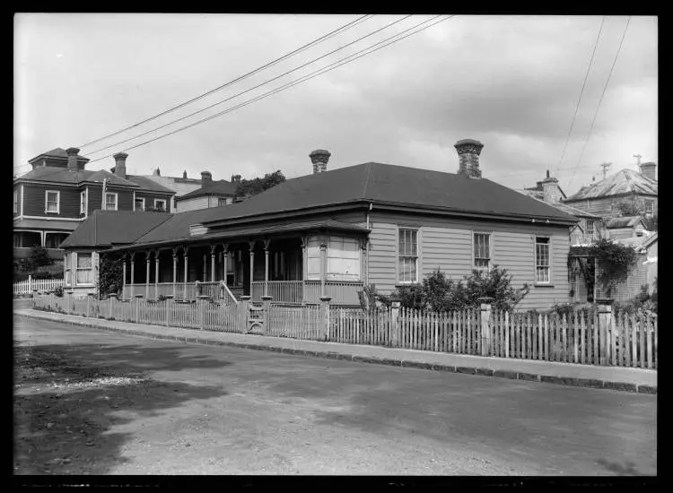 Montego Villa, 1 Selwyn Terrace, Parnell, 1927