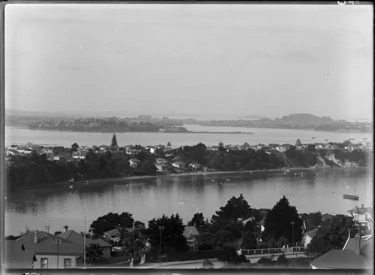 View of Auckland from Birkenhead, 1925