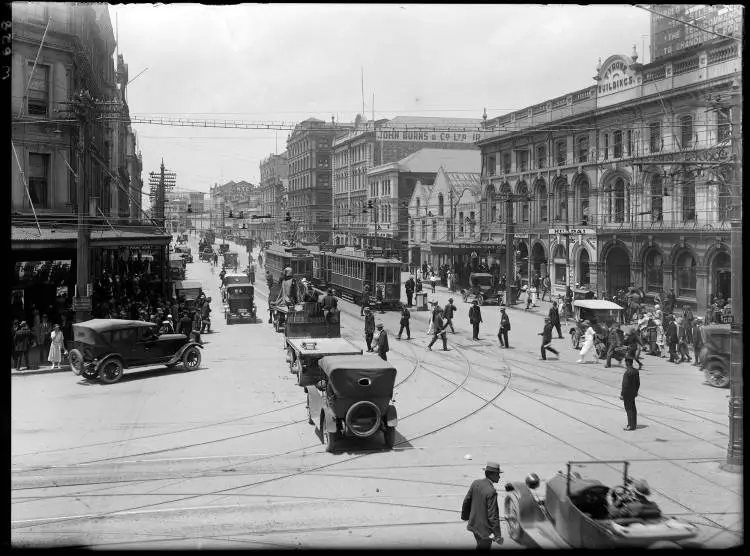 Looking east along Customs Street East, 1925