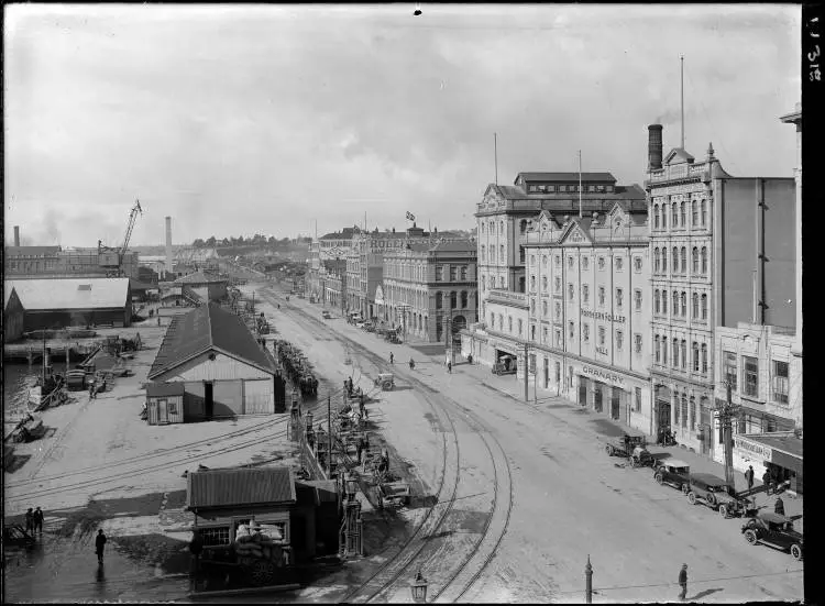 Buildings on Quay Street, Auckland Central, 1924