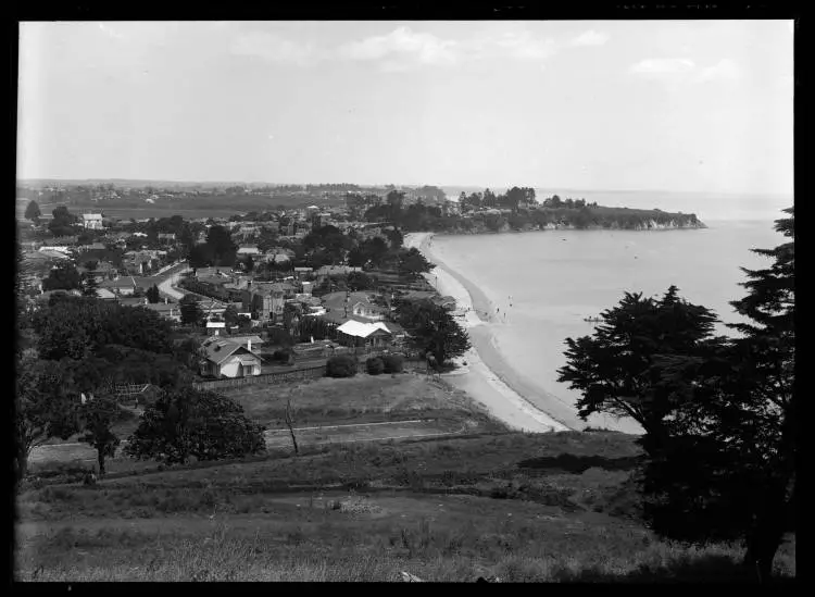 Cheltenham Beach, Devonport, 1923