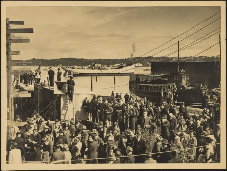 HMNZS Waikato launch, 1943