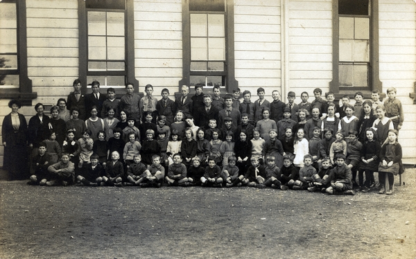 Fernridge School pupils : Photograph