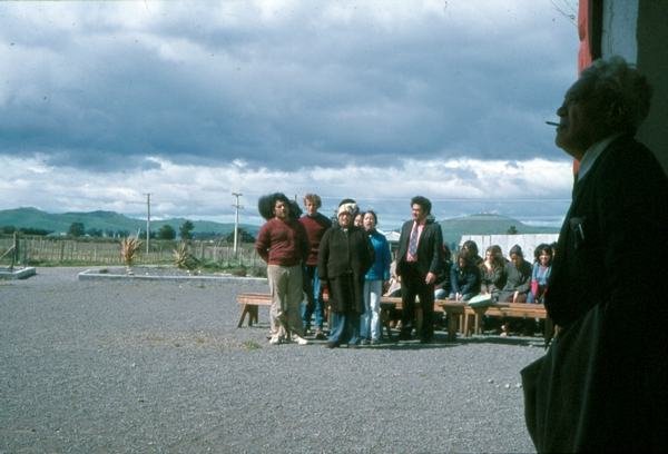 Welcoming visitors to Nga Tau e Waru, Te Ore Ore