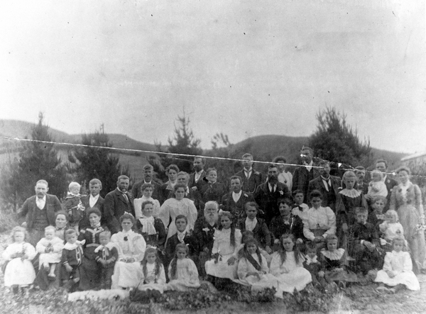 Henry Burling family reunion: photograph