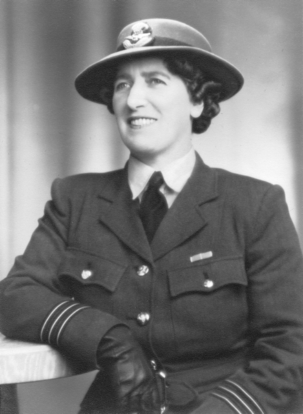 Elsie Carlyon in RNZAF uniform : digital image