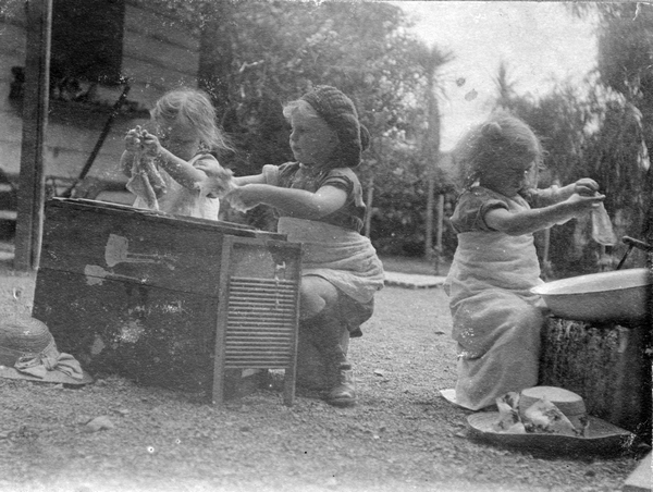 Aileen and Dulcie Howard and Nan Welch as girls : Photograph