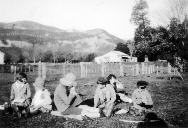 Children at Ngahape School : digital image