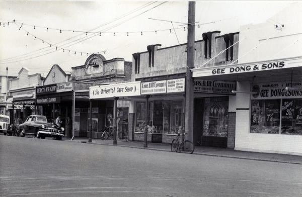 The Western side of Queen Street, South of Jackson Street: Photograph