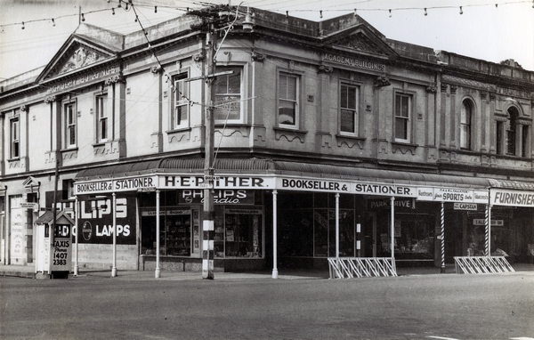 The Southern corner of Queen Street and Church Street: Photograph