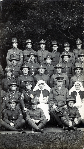 Medical staff, Featherston Military Camp : digital image