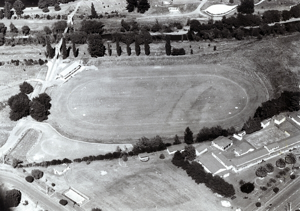 Lansdowne School and Sports Bowl : aerial photograph