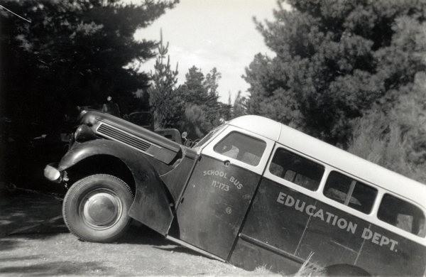 Bus in a ditch : Photograph