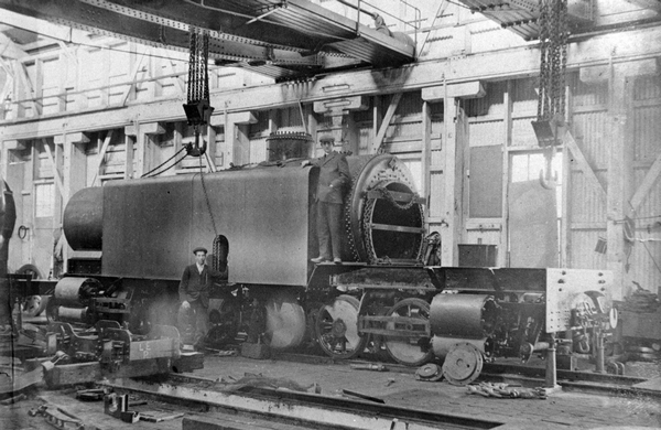 Building locomotive E66 : photograph