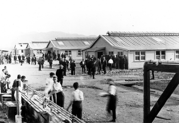 Workers at Featherston Camp during construction : photograph