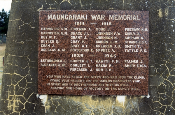 Maungaraki War Memorial : photograph