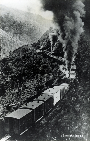 A train on the Rimutaka Incline : Photograph