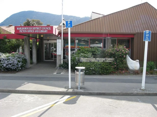 Marlborough District Council, Picton Office and Library